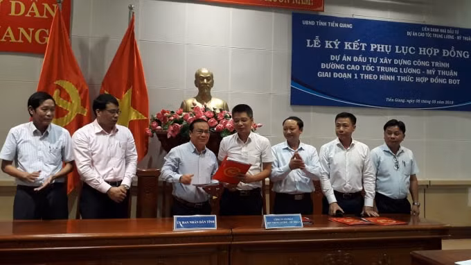 Các địa biểu đại diện tham gia Lễ ký kết phụ lục hợp đồng