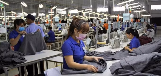 Đông Âu là thị trường xuất khẩu truyền thống của hàng hóa Việt Nam như dệt may, da giày...(Ảnh TL)
