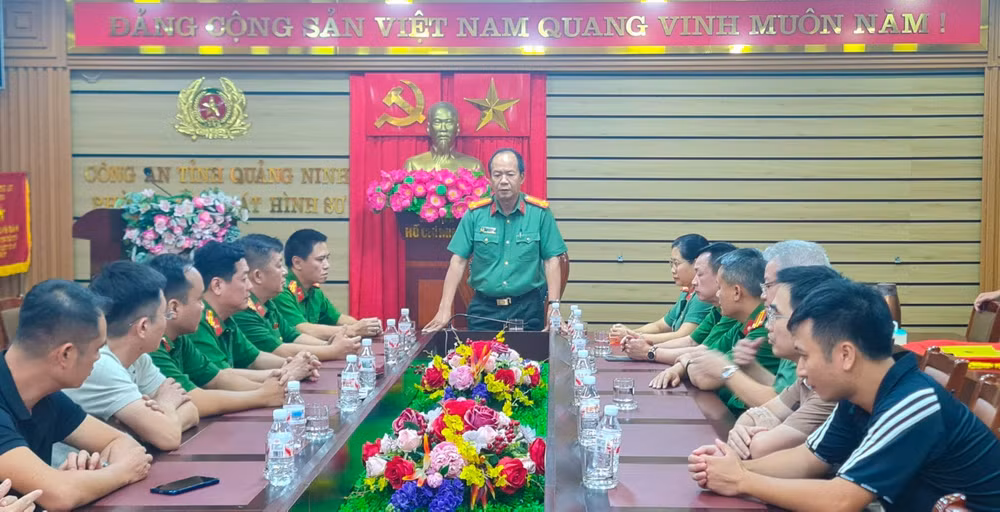 2-cong-an-quang-ninh-9-gio-pha-vu-an-giet-nguoi-cuop-cua.jpg