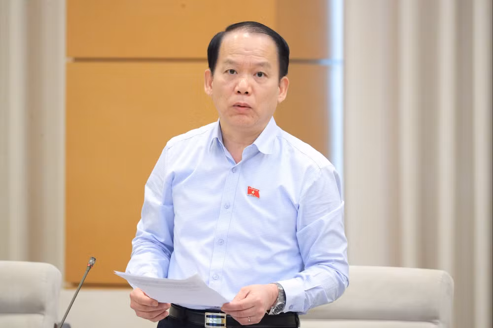 Chủ nhiệm Ủy ban Pháp luật và Tư pháp Hoàng Thanh Tùng phát biểu