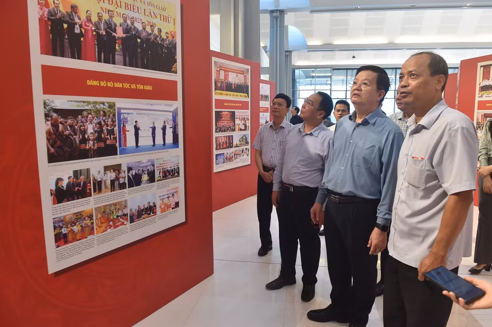 Khẩn trương hoàn thành Triển lãm ảnh, Triển lãm thành tựu văn hóa chào mừng Đại hội Đại biểu Đảng bộ Chính phủ lần thứ nhất- Ảnh 1.