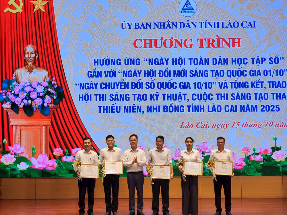 sinh.jpg