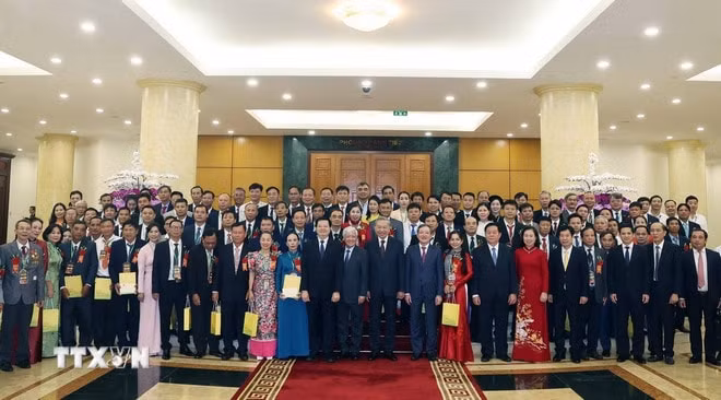 tong-bi-thu-hoi-nong-dan-viet-nam-8.jpg