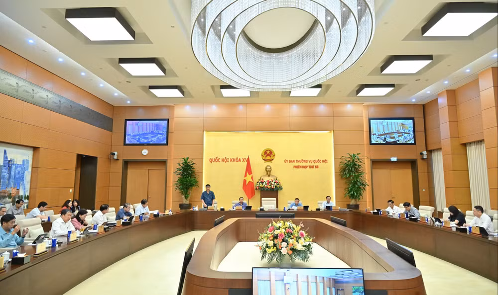 Quang cảnh phiên họp.