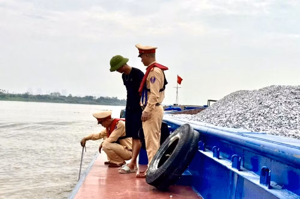 duong-thuy-noi-dia.jpg