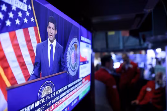 Fed tăng lãi suất: Vì sao tỷ giá và chứng khoán Việt Nam vẫn đứng vững?