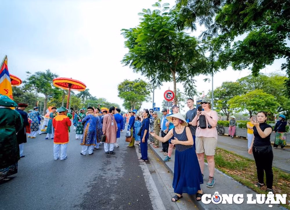 thua thien hue le hoi dien hue nam chinh thuc khai hoi hinh 2