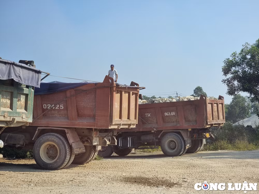 thua thien hue xe qua kho qua tai tung hoanh tai thi xa huong tra hinh 6