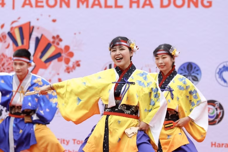 trinh dien mua yosakoi tai le hoi van hoa viet nam nhat ban 2024 hinh 1