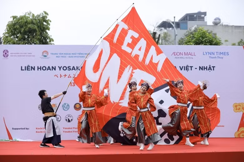 trinh dien mua yosakoi tai le hoi van hoa viet nam nhat ban 2024 hinh 3
