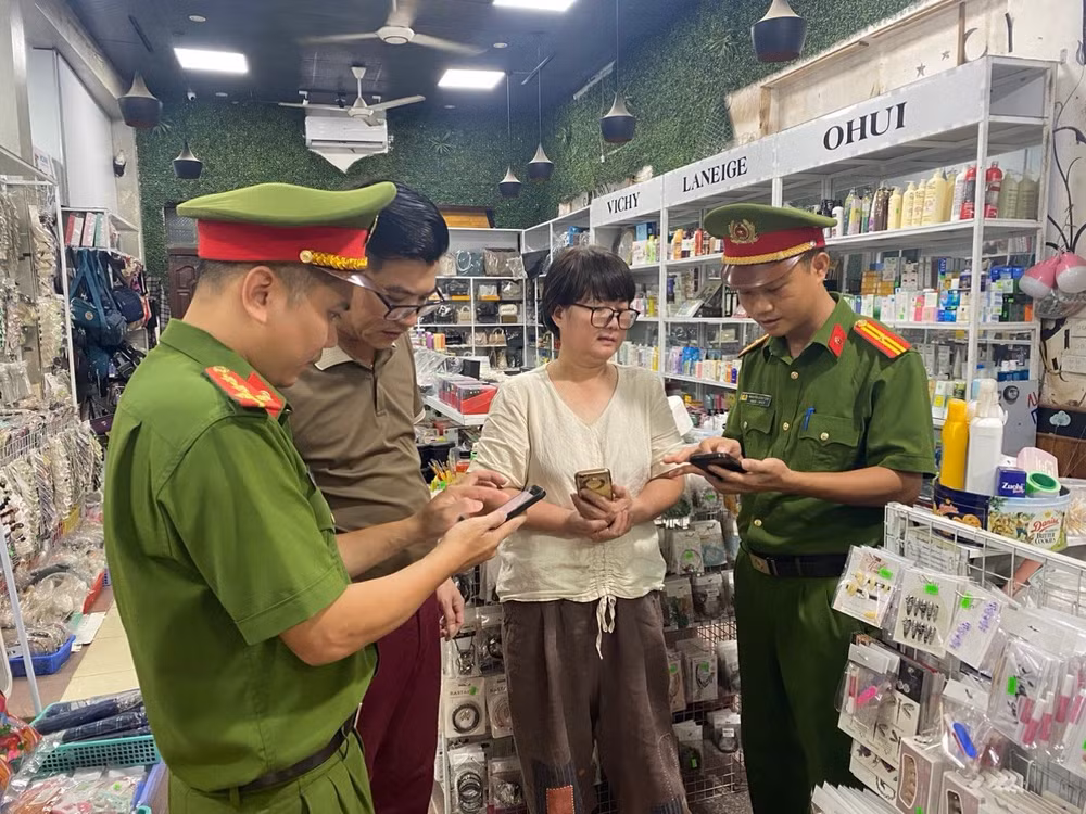 thanh hoa nhieu nguoi dan bi cac cuoc goi lua dao huong dan cai dat ung dung vneid hinh 1