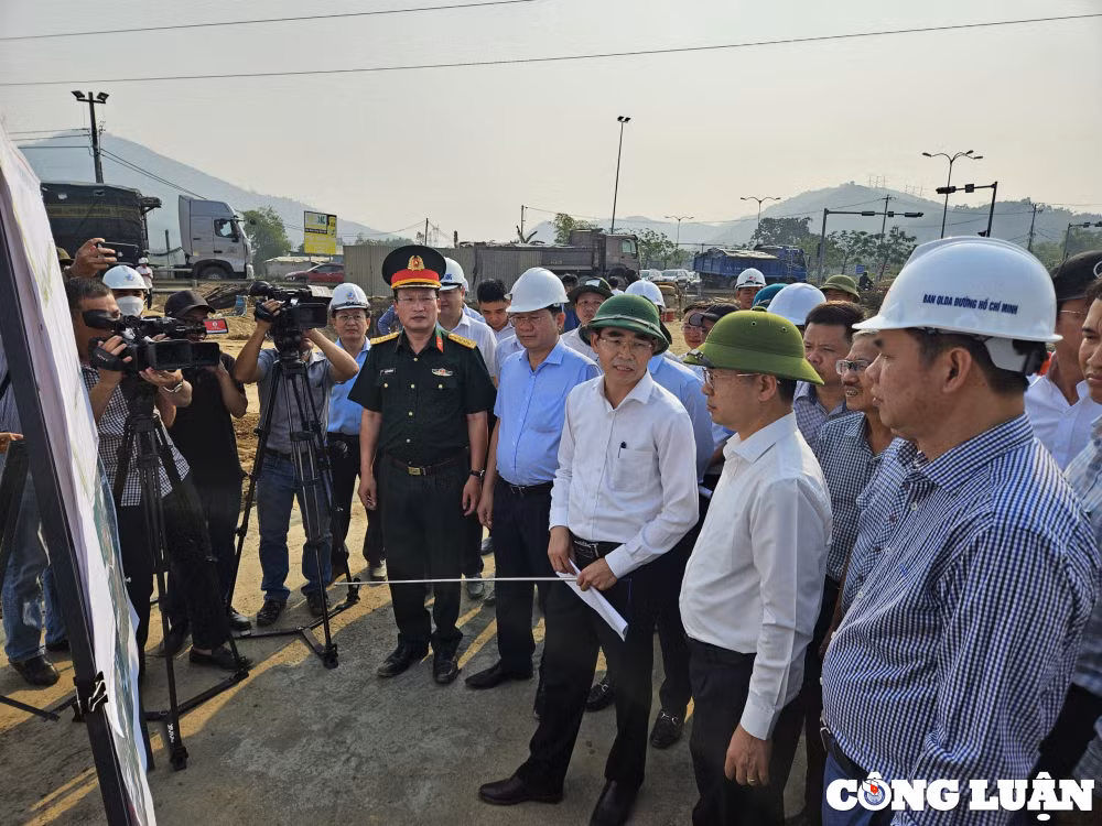 bi thu thanh uy da nang yeu cau giai phong mat bang cao toc hoa lien tuy loan truoc 31 5 hinh 1