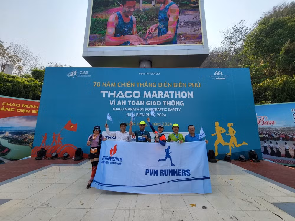 petrovietnam dong hanh cung giai chay thaco marathon vi an toan giao thong dien bien phu 2024 hinh 9