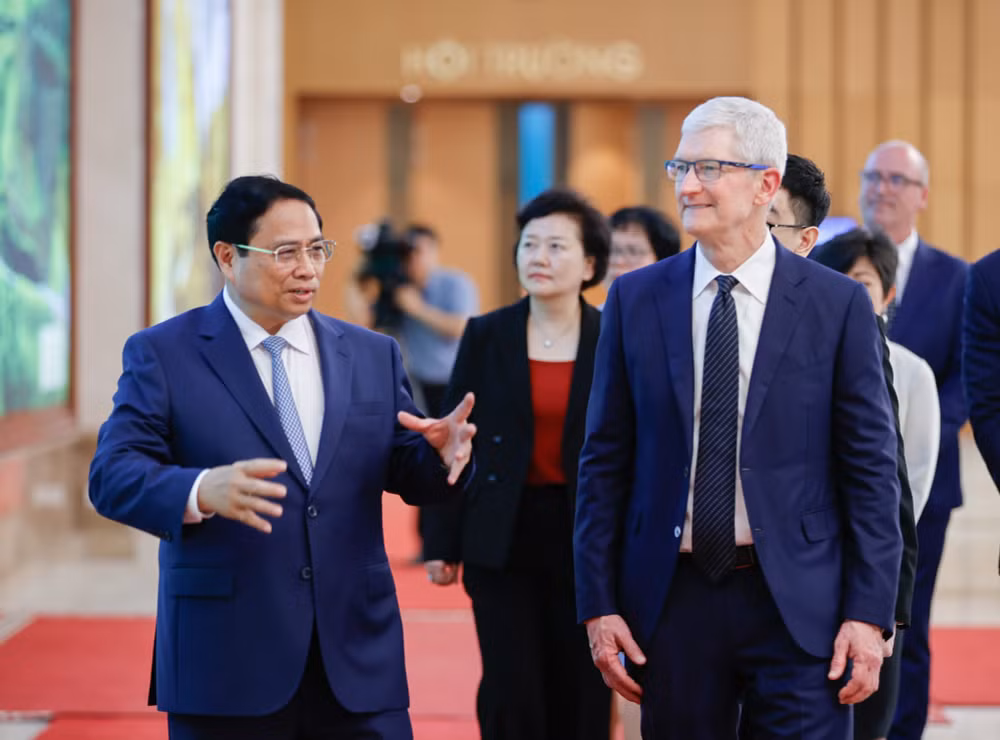thu tuong pham minh chinh tiep ceo tim cook de nghi xac dinh viet nam la mot cu diem cua apple tren toan cau hinh 2