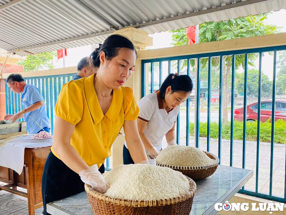 cap banh chung nang hon 70 kg dang len quoc to hung vuong o ha tinh hinh 3