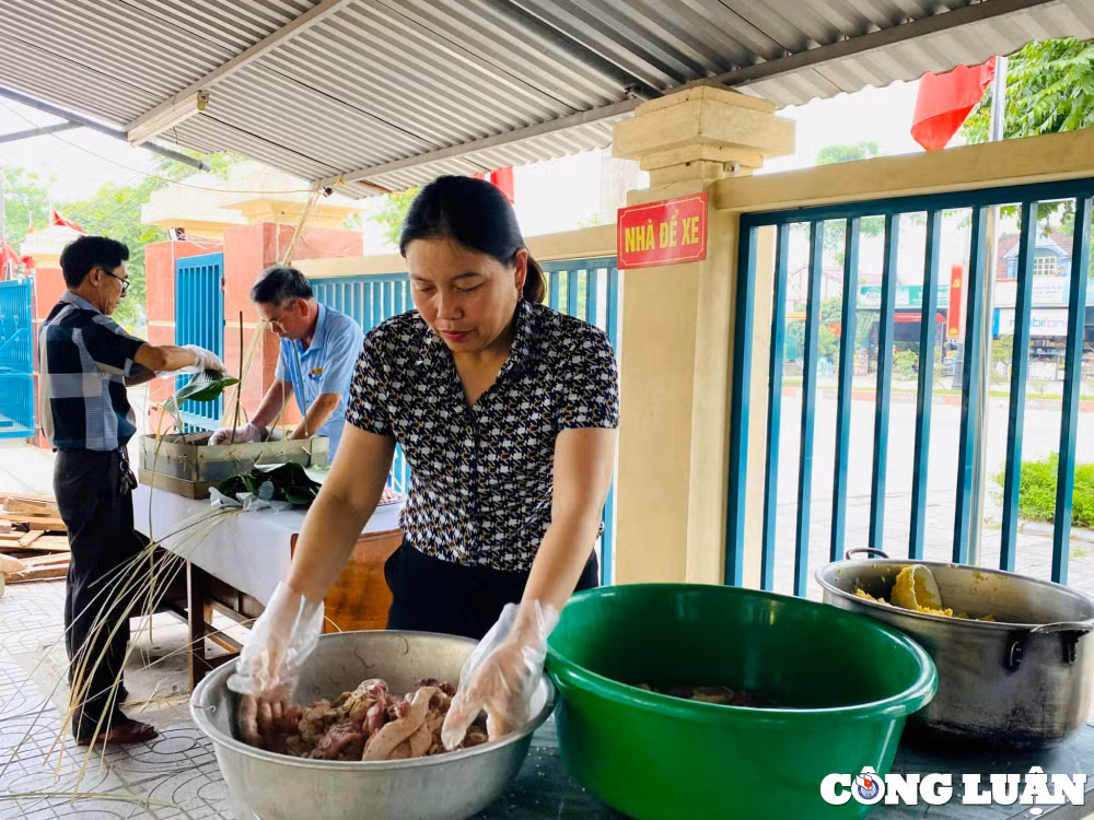 cap banh chung nang hon 70 kg dang len quoc to hung vuong o ha tinh hinh 4