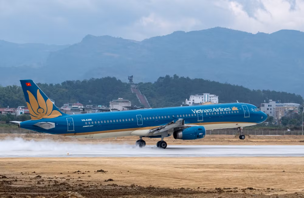 vietnam airlines tang gap doi chuyen bay dip le ky niem 70 nam chien thang dien bien phu hinh 1