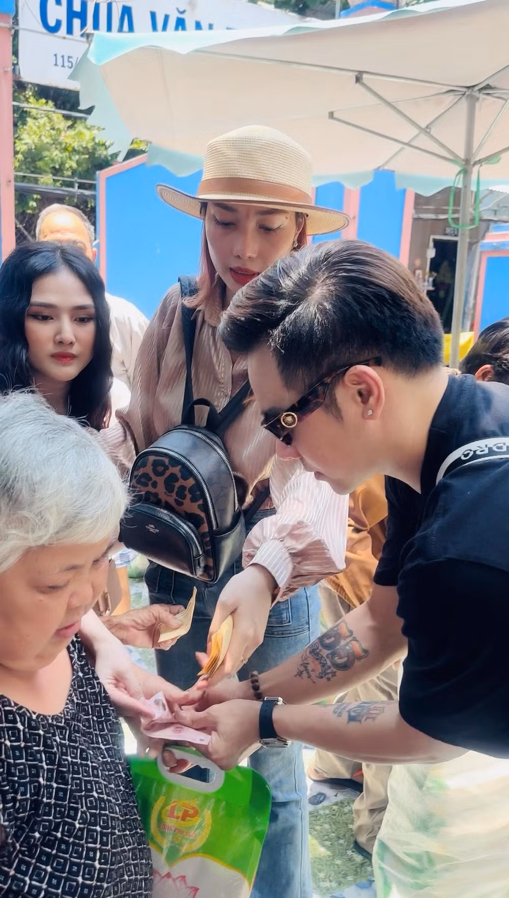 chu bin gian di di tu thien nghen ngao truoc nhung manh doi kho khan hinh 1