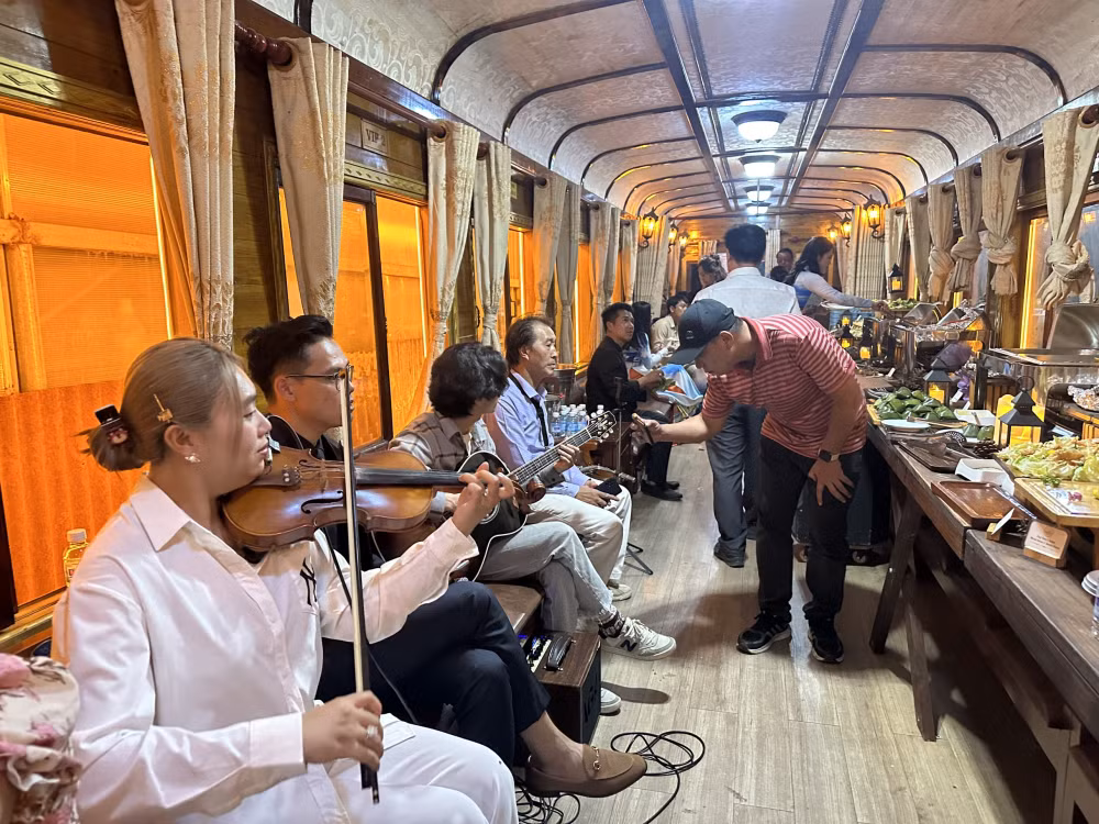 hinh anh thu vi tren tuyen duong sat hanh trinh dem da lat hinh 4