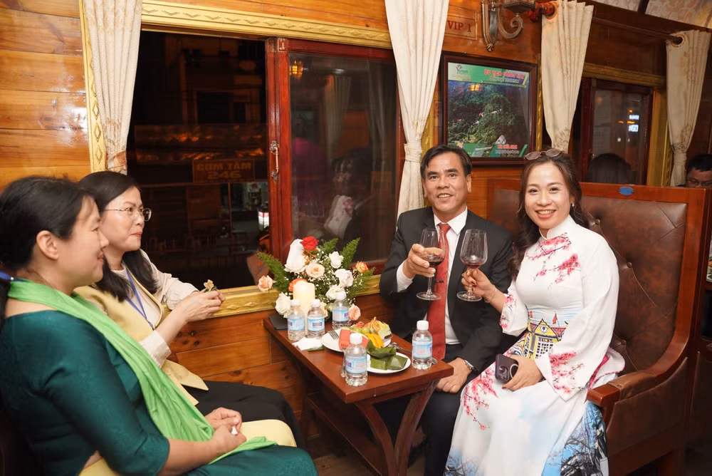 hinh anh thu vi tren tuyen duong sat hanh trinh dem da lat hinh 6