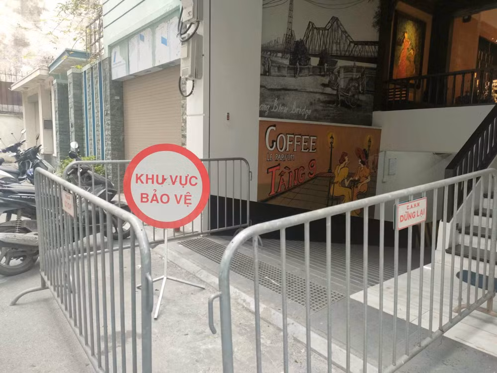 sap mai kinh nha 7 tang 2 nguoi tu vong hinh 1