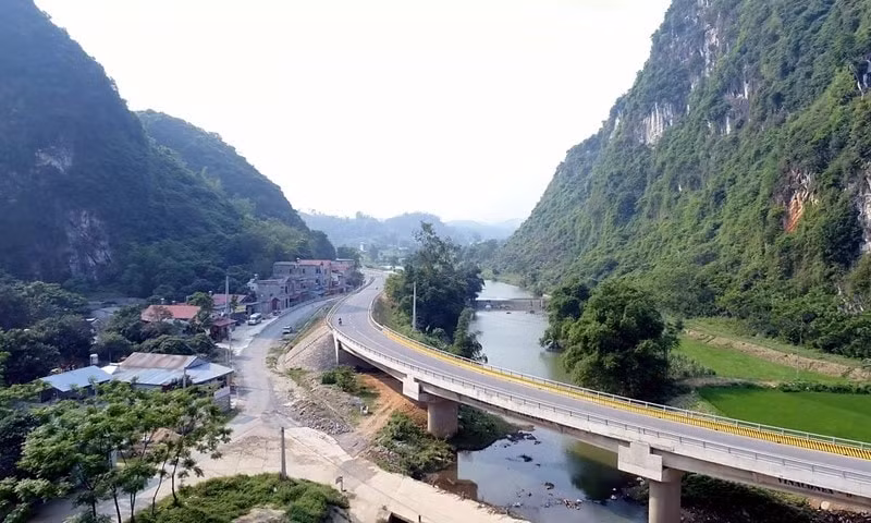 dip 30 4 1 5 du kien khoi cong duong ho chi minh doan cho chu nga ba trung son hinh 1