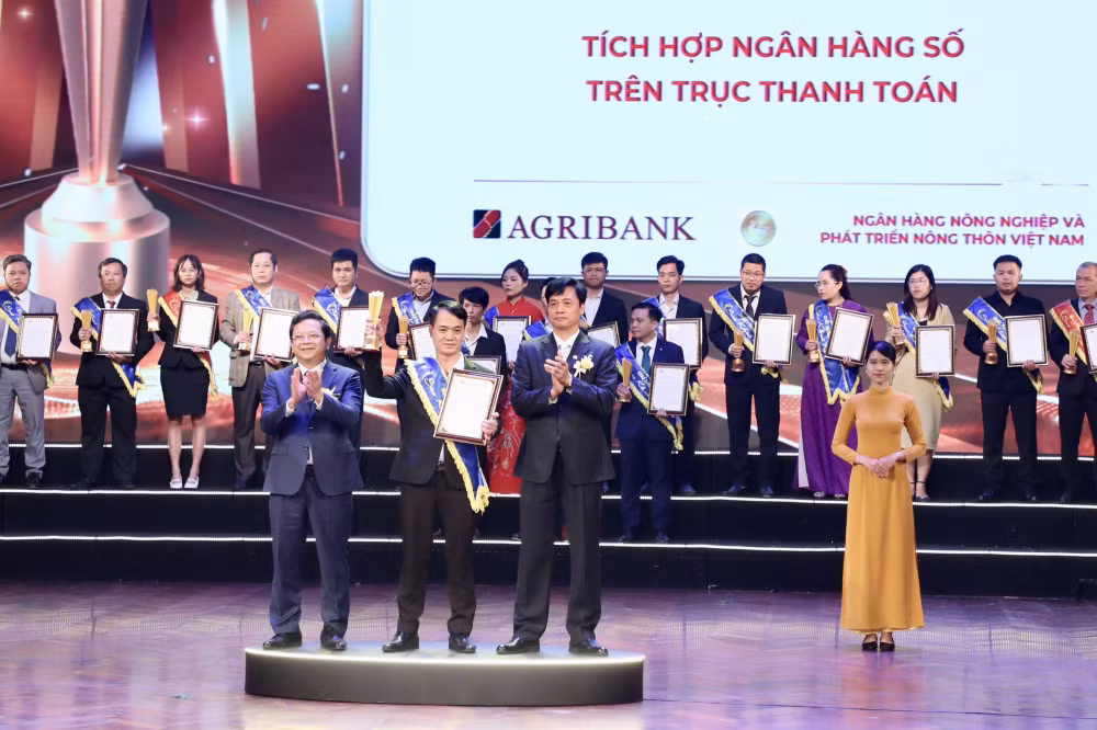 agribank lan thu 9 lien tiep duoc vinh danh he thong cntt xuat sac tai giai thuong sao khue 2024 hinh 3