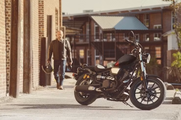 yamaha bolt r spec 2024 trinh lang hinh 2