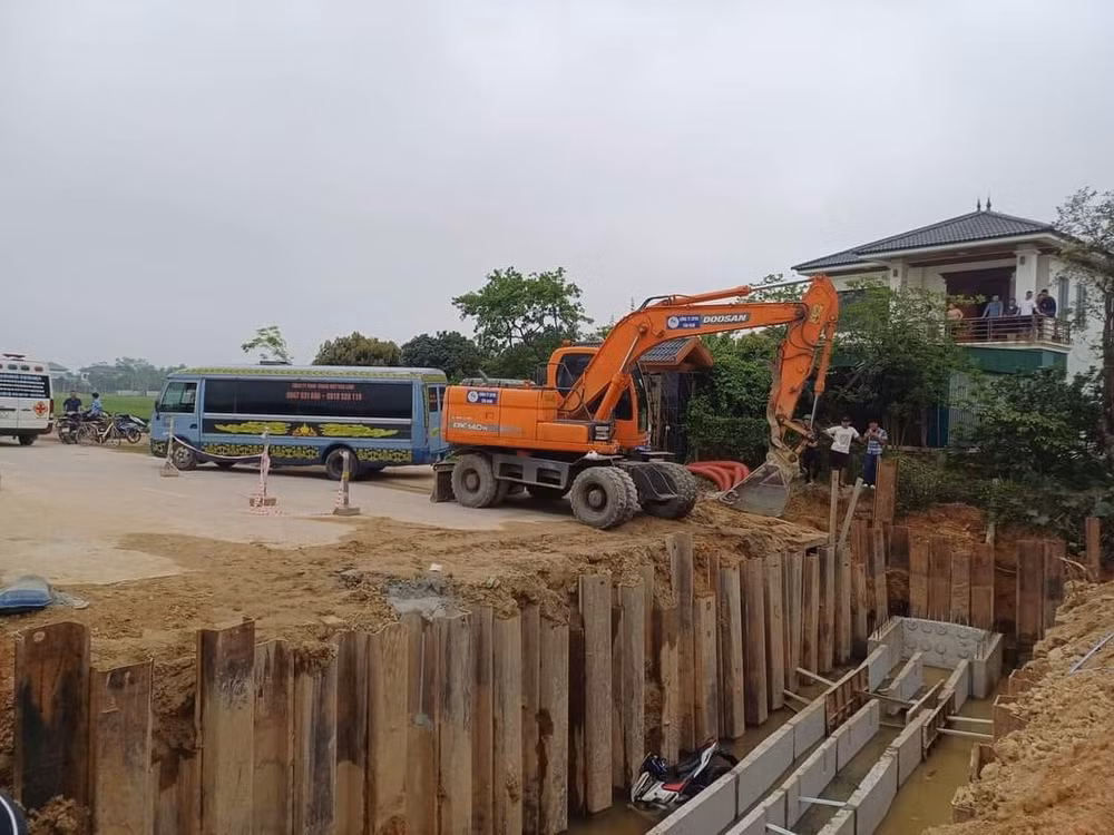phat hien nam thanh nien tu vong duoi cong nuoc cong trinh o nghe an hinh 1