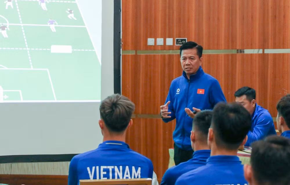 hlv hoang anh tuan cong bo danh sach u23 viet nam du vck u23 chau a 2024 hinh 1