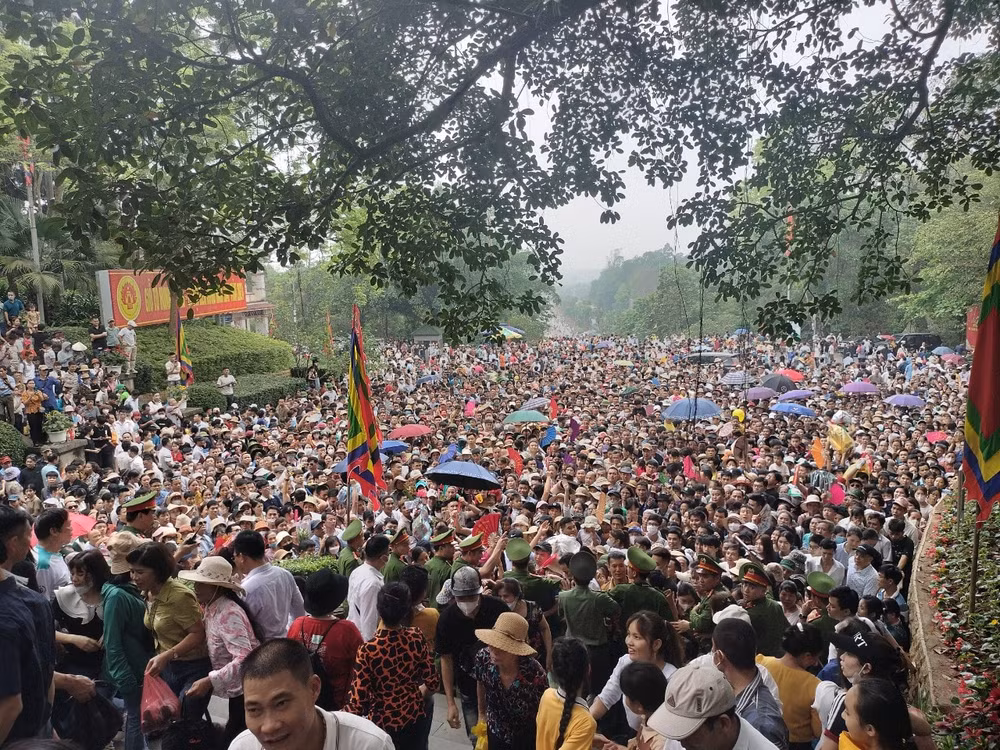 le hoi den hung thu hut 15 trieu du khach trong 1 tuan hinh 2