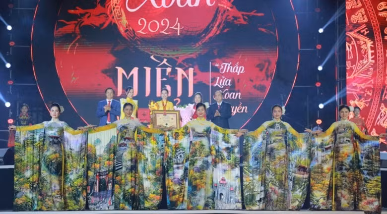 hoi xoan mien di san ton vinh hat xoan phu tho hinh 2