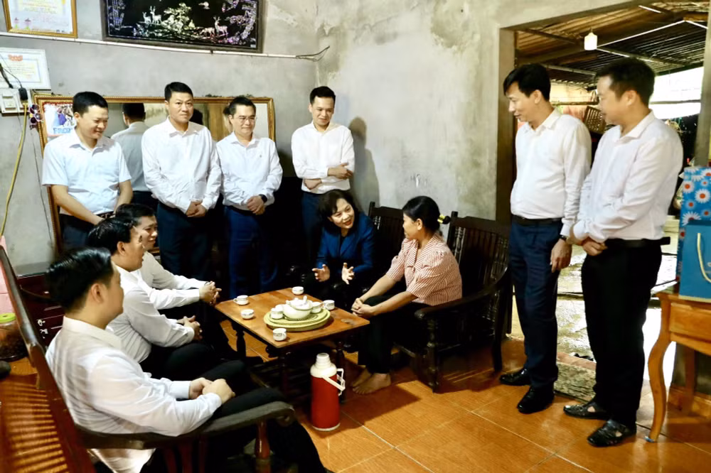 agribank cung nganh ngan hang tich cuc huong ung phong trao thi dua ca nuoc chung tay xoa nha tam nha dot nat hinh 3