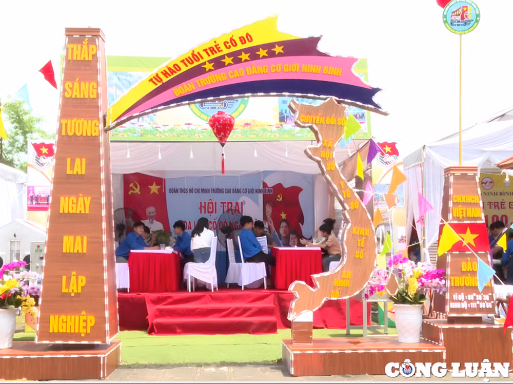 ninh binh hap dan cac hoat dong va tro choi dan gian tai le hoi hoa lu 2024 hinh 3
