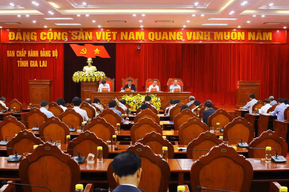 xu ly ky luat hang loat dang vien trong do co nguyen pho chu tich tinh gia lai hinh 1