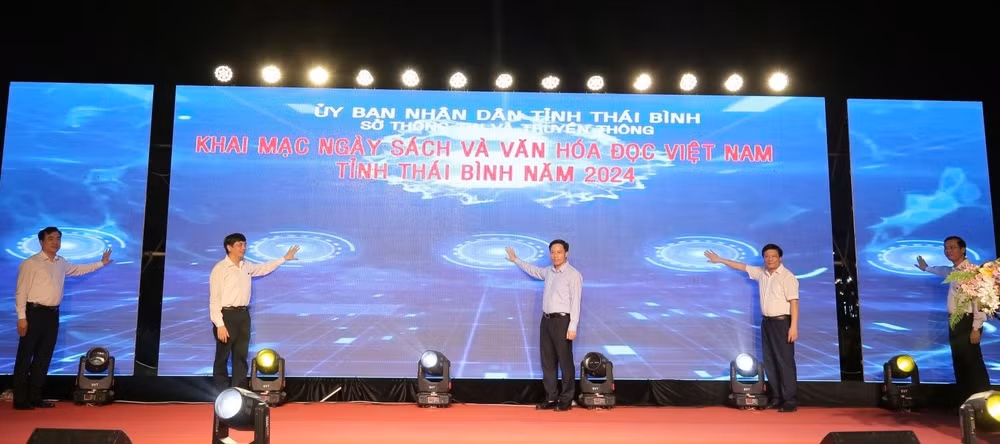 thai binh hinh thanh thoi quen doc sach tu moi gia dinh dong ho den co quan doan the hinh 1