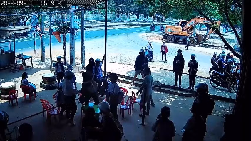 gia lai mot hoc sinh lop 7 bi nhom thanh nien tan cong tren duong di hoc ve hinh 1