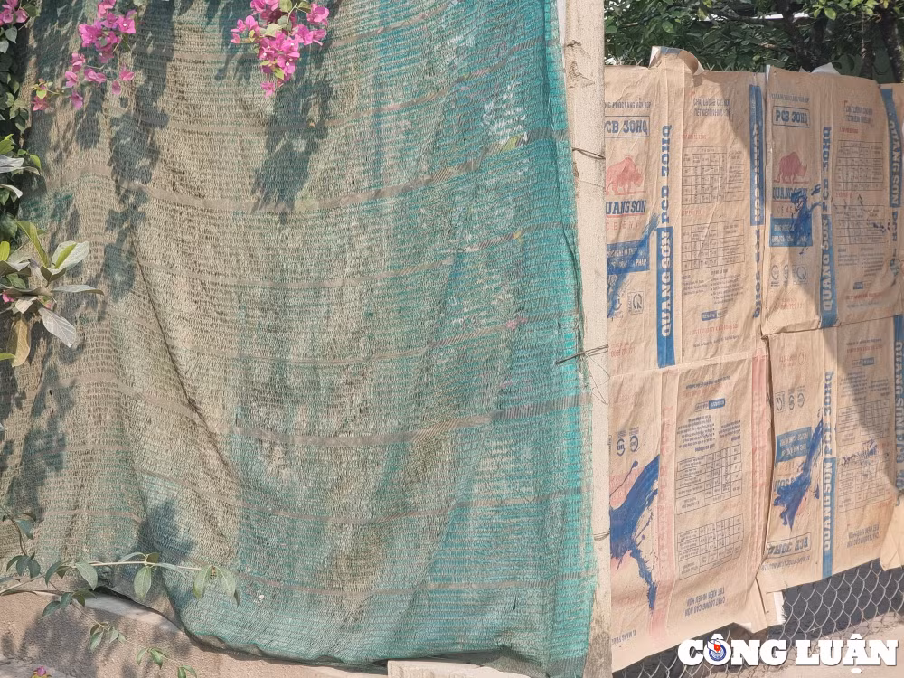 nguoi dan keu troi ve xe qua tai khoi bui va tieng on hinh 7
