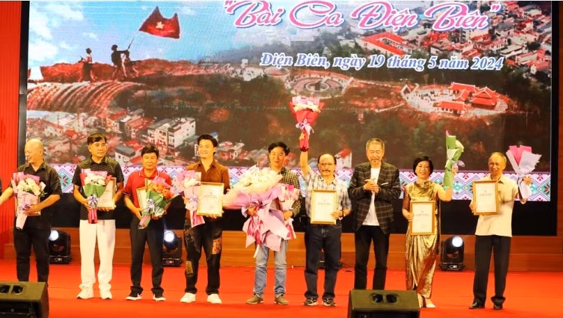 ton vinh nhieu tac pham am nhac bai ca dien bien hinh 2
