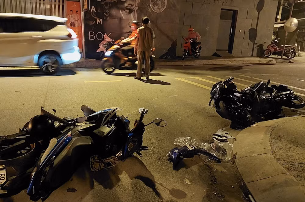 tp hcm nu tai xe taxi cong nghe tong hang loat xe may o quan 10 hinh 1