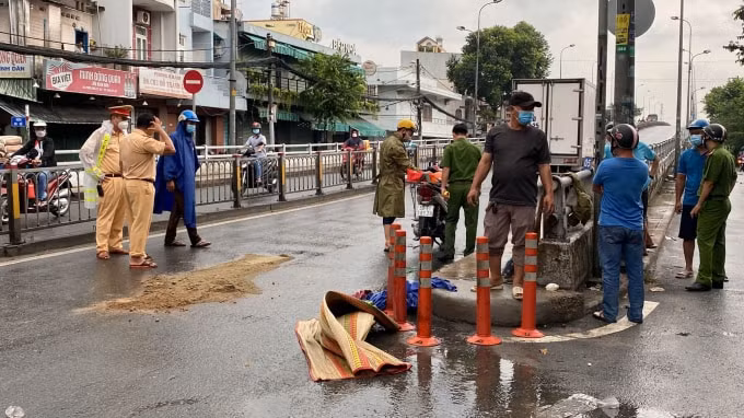 tp hcm gap tai nan ngay ngay phu nu viet nam nguoi phu nu tu vong tai cho hinh 1