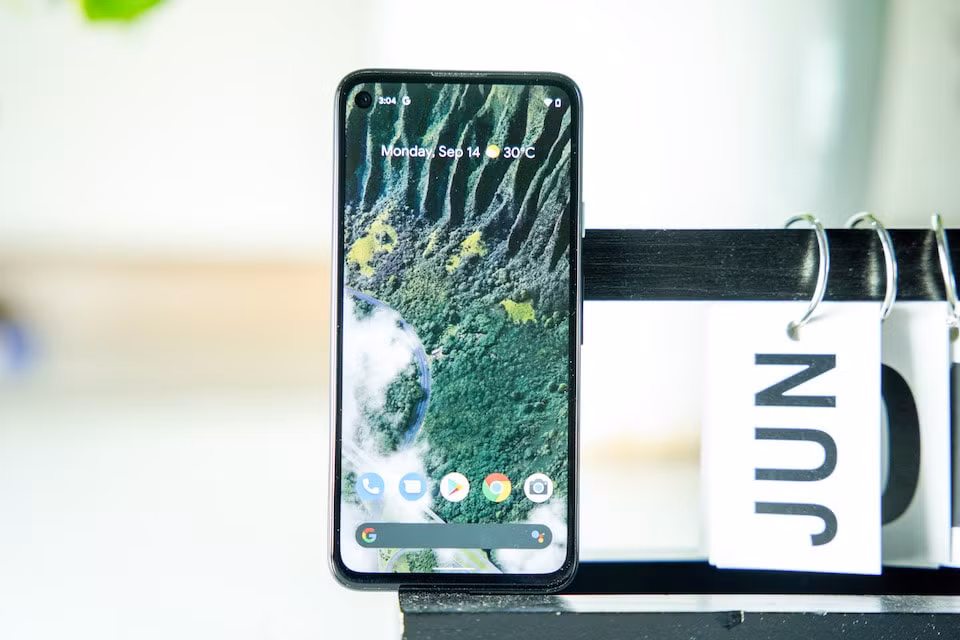 Điện thoại Google Pixel 4a. Ảnh: TL