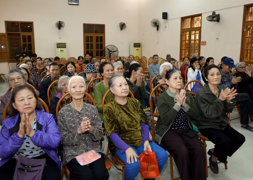 Hy vọng rằng những phần quà thiết thực sẽ phần nào giúp cho người dân nghèo, có hoản cảnh khó khăn sẽ có đón Tết ấm áp hơn. Ảnh: Sơn Hải