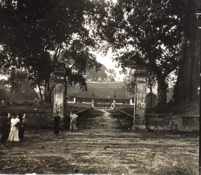 Đình Thổ Hà năm 1930. Ảnh sưu tầm