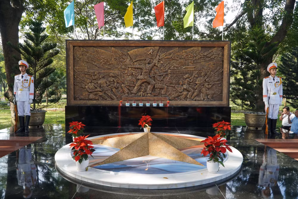 khánh thành bia tưởng niệm (2)
