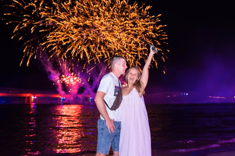 Giới trẻ hào hứng tại Sunset Beach Club Phú Quốc