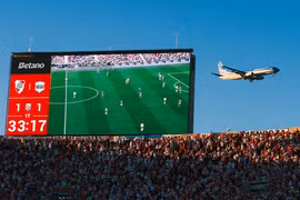 Chủ tịch FIFA đối mặt chỉ trích vì liên tục di chuyển bằng máy bay riêng tại World Cup 2026