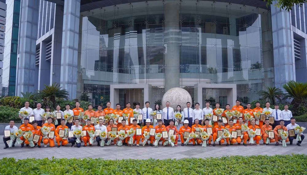 Hoạt động tôn vinh Người lao động tiêu biểu và An toàn vệ sinh viên giỏi là điểm nhấn trong Tháng Công nhân và Tháng hành động về An toàn, vệ sinh lao động năm 2026 của EVNGENCO1.