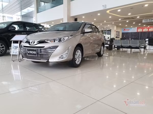 Ô tô sản xuất, lắp ráp trong nước được giảm 50% lệ phí trước bạ từ ngày 29/6/2020 đến hết ngày 31/12/2020. Ảnh: VNN