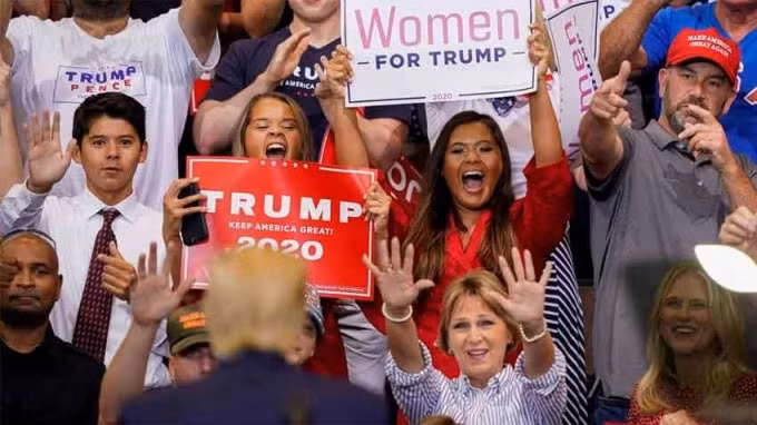 Những người ủng hộ ông Trump trong một cuộc vận động bầu cử ở Philadenphia, Pennsylvania - Ảnh: Reuters